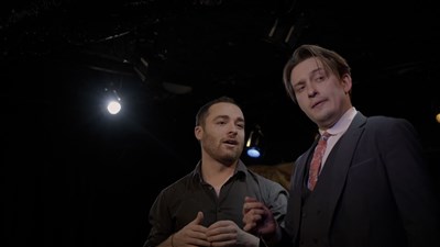 Clément tentant d'attirer De La Vigne dans ses filets