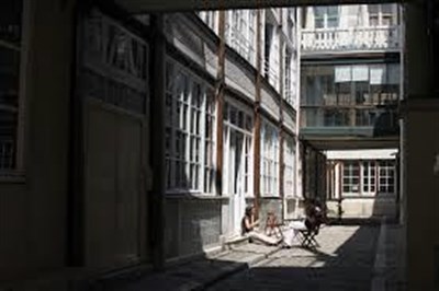 Photo 2 de Visite guidée : Cours et passages pittoresques du Faubourg Saint-Antoine | par Pierre-Yves Jaslet