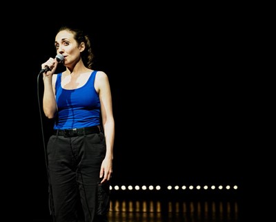 Photo 1 de Marie-Claire Neveu dans Hépatik Girl