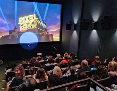Photo 2 de Pixel Comedy Club - Stand up avec l'écran de cinéma
