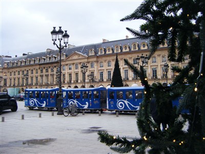 Another Paris petit train bleu circuit ELEGANT place Vendôme