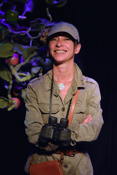 Photo 2 de Miss Écolo contre Pestos (le roi des pesticides) !
