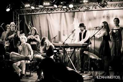 Photo 2 de Somos Los Cigarillos | Klezmer Salsa Gospel
