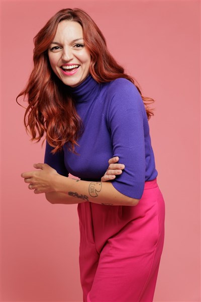 Photo 1 de Laura Calu dans Senk