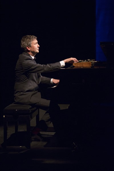 Photo 2 de François Morel / Raymond Devos : J'ai des doutes