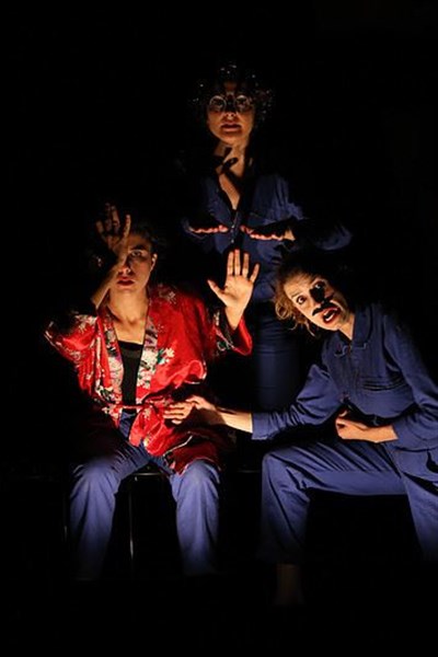 Photo 2 de Trois Actrices Dont Une
