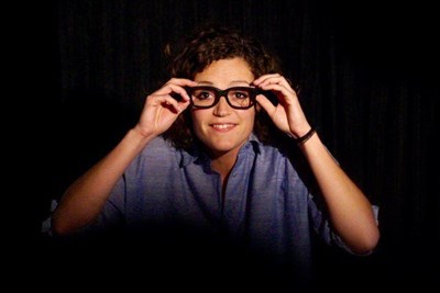on m'a parlé de vous photo humour objet Marion Pouvreau théâtre