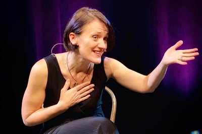 Photo 3 de Corinne Patès dans Faites des enfants ! Qu'ils disaient...
