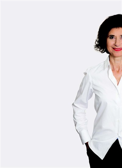 Photo 1 de Corinne Zarzavatdjian dans Un nom à coucher dehors !