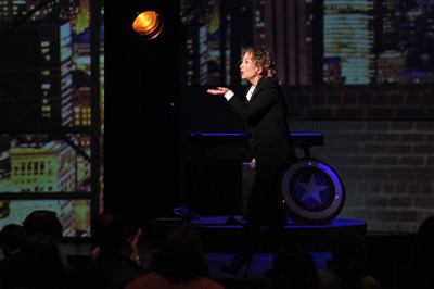 Photo 3 de Christelle Chollet dans Comic-Hall