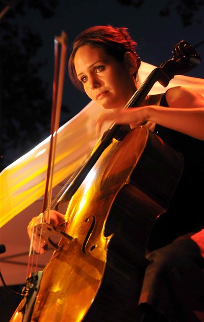 Amandine Lefèvre (premier violoncelle de La Camerata)