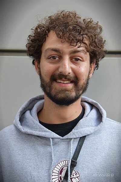 Photo 2 de Roman Frayssinet vient tester ses nouvelles blagues