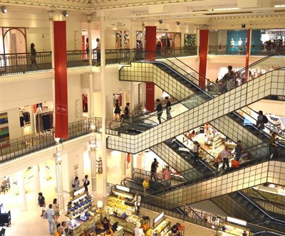 Photo 4 de Visite guidée : De l'Ecole militaire à la Chapelle de la Médaille miraculeuse et au Bon-Marché