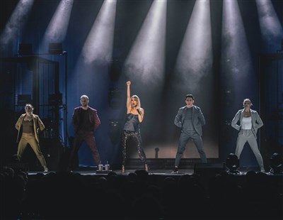 Photo 3 de Véronic Dicaire dans Showgirl
