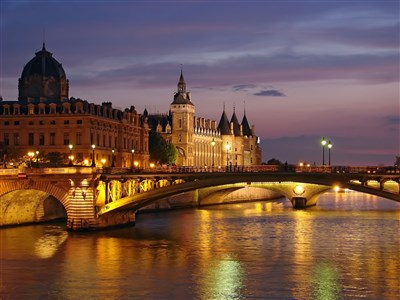 Photo 3 de Dîner-Croisière : Parcours 24km, Bateaux Parisiens