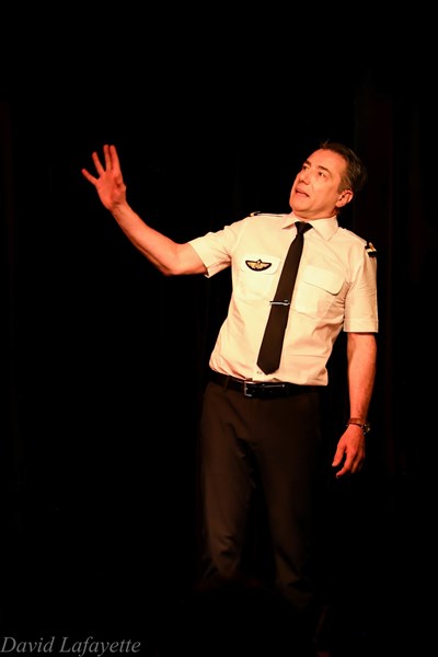 Photo 1 de Alex Fontaine dans Célibat'Air