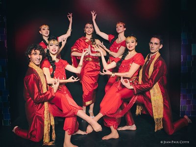 Nos artistes vous embarquent dans leur saris pour un voyage en musique en Inde. Savourez ! 
