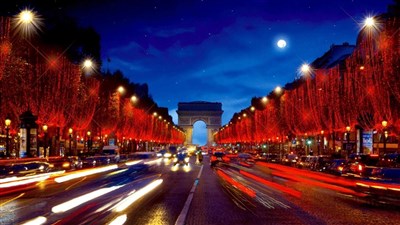 Photo 1 de Visite guidée : Champs-Elysées : Luxe, clash et festivités | par Mireille Gardon