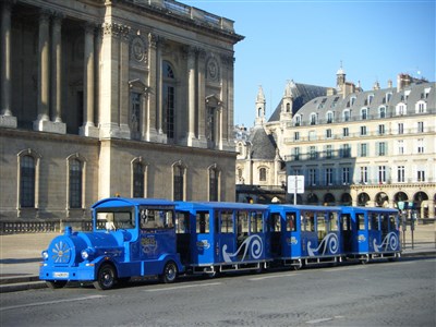 Another Paris petit train bleu circuit ELEGANT depart LOUVRE