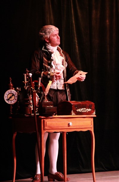 Photo 4 de Louis XVI dans Ils me prennent la tête