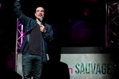 Yacine Belhousse s'enjaille au Jardin !