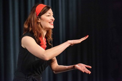 Photo 9 de Héloïse Pia dans Au bonheur d'être Femme