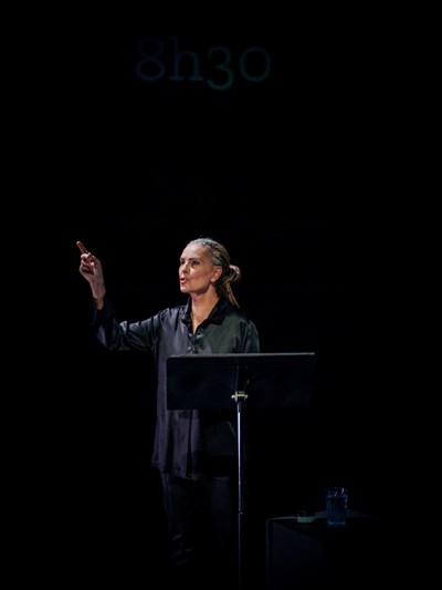 Photo 2 de Le Professeur avec Carole Bouquet