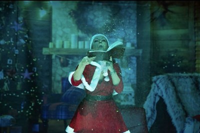 Photo 2 de Sapristi, le Père Noël est malade !