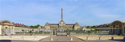 Photo 5 de Visite guidée : De l'Ecole militaire à la Chapelle de la Médaille miraculeuse et au Bon-Marché