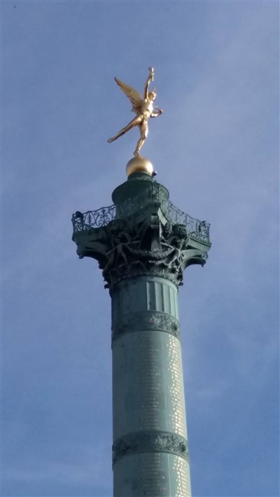 Photo 3 de In the heart of faubourg Saint Antoine in the Bastille district | Au coeur du faubourg Saint Antoine dans le quartier de Bastille