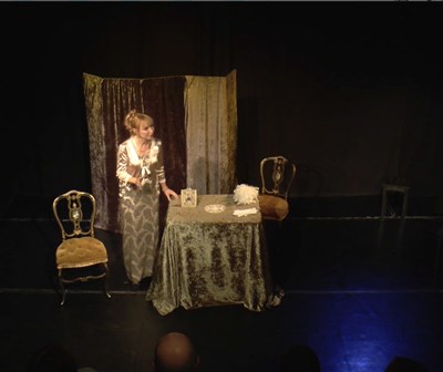 Photo 2 de Maupassant : femmes, je vous conte !