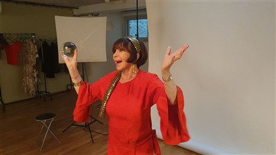 Photo 1 de L'avenir nous le dira | avec Danièle Evenou