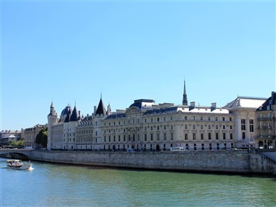 Photo 4 de Visite-jeu de piste en famille : Paris au Moyen-Age