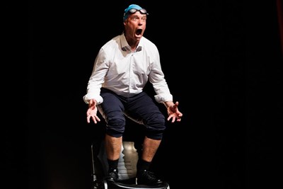 Photo 3 de Olivier Chauvel dans Insubmersible