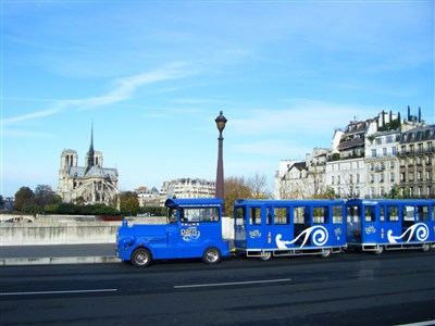 Another Paris petit train bleu circuit ROYAL pont de la Tournelle