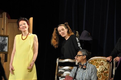 Photo 1 de Huit femmes