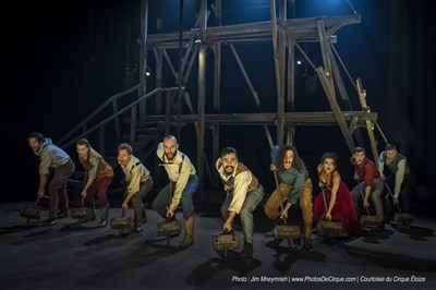 Photo 1 de Le Cirque Eloize dans Saloon