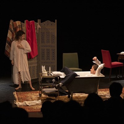 Photo 3 de Soirée Vaudeville : Un bain de ménage + Feu la mère de Madame | Spéciale réveillon de Noël