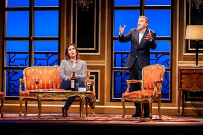 Photo 2 de Suite Royale | avec Elie Semoun et Julie de Bona