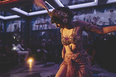 Mara De Nudée - La Scandaleuse