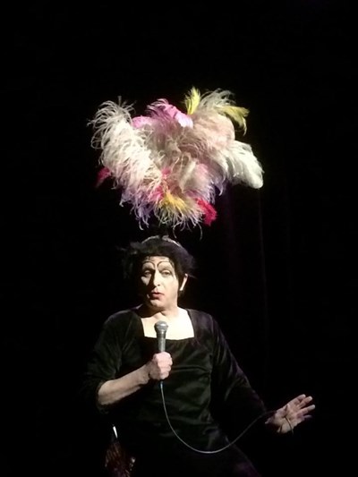 Photo 5 de Yvette Leglaire dans 13eme année ça porte bonheur... ou pas !