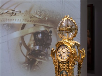 la pendule astronomique de Louis XV qui donnait l'heure officielle du royaume