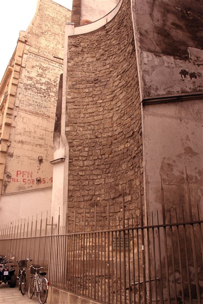 Photo 1 de Visite guidée : Paris 1200, l' enceinte de Philippe Auguste, le grand tour | par Emmanuel Fontaine
