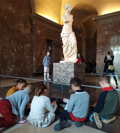 Photo 8 de Visite guidée Enfants : Oeuvres majeures du Louvre | par ParisInTour