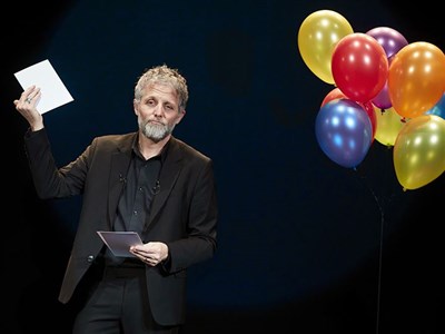 Photo 2 de Stéphane Guillon dans Premiers adieux