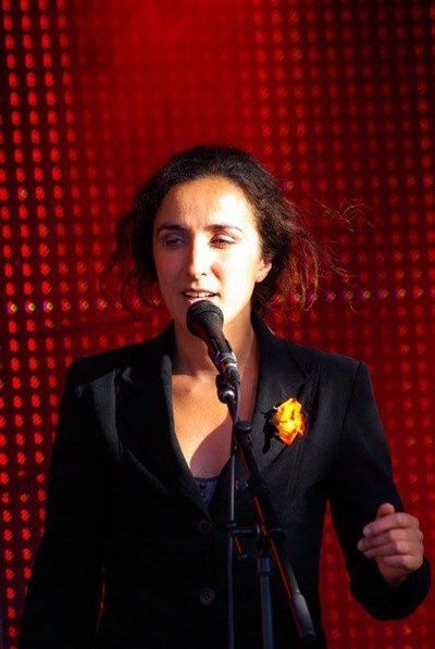 Photo 1 de Zora Bensliman dans Guerre, Paix et bidoune