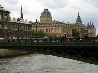 Photo 3 de Visite guidée : Notre-Dame en son île