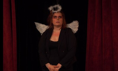Photo 2 de Emmeline Naert dans En grandes pompes