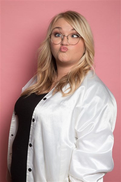 Photo 1 de Lola Dubini