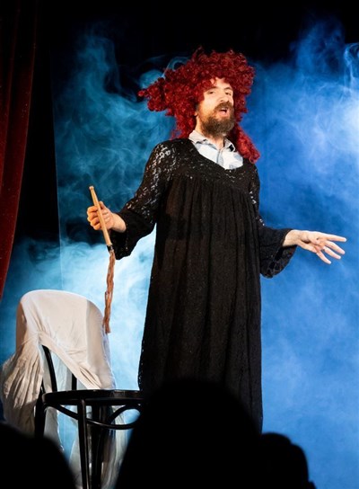 Photo 3 de Antoine Lucciardi dans L'élégance du bâtard